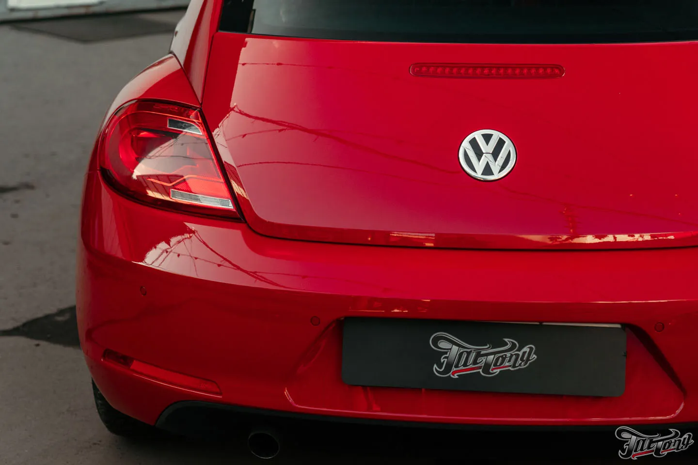 Кузовной ремонт Volkswagen Beetle. Как происходит подбор красного цвета?